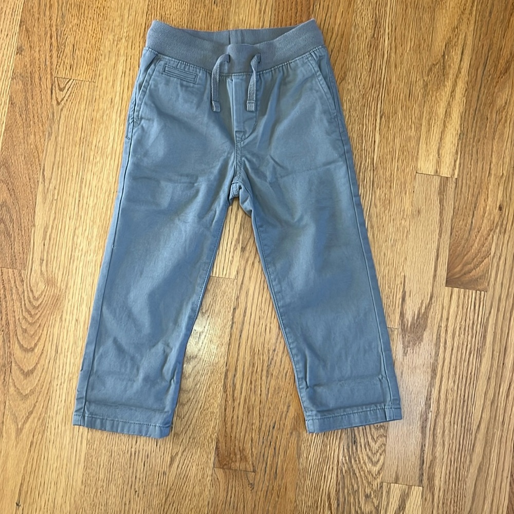 Gap Boys Gray Relaxed Straight Legged Fit Chino. Pull on
